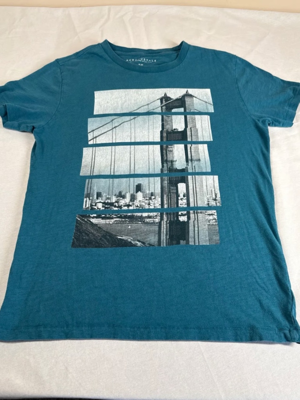 Aeropostale Men's Golden Gate Bridge Logo Shirt Size Small - Blue